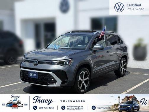 Platinum Gray Metallic 2025 Volkswagen Taos 1.5T SEL
