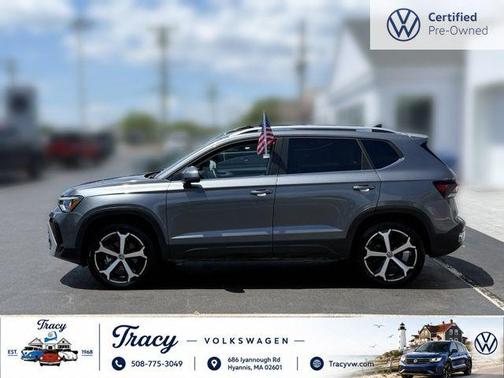 Platinum Gray Metallic 2025 Volkswagen Taos 1.5T SEL