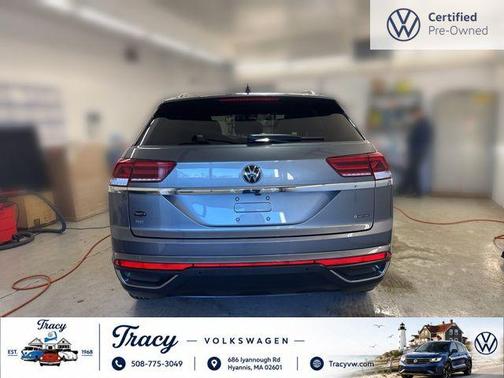 Platinum Gray Metallic 2023 Volkswagen Atlas Cross Sport 2.0T SE w/Technology 4MOTION
