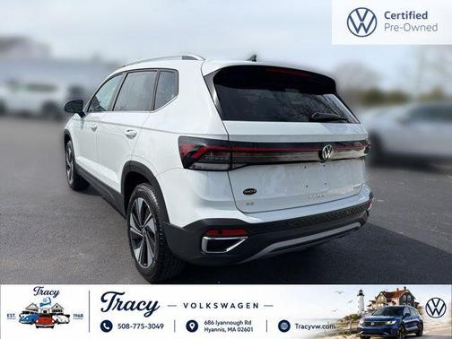 Pure White 2025 Volkswagen Taos 1.5T SE