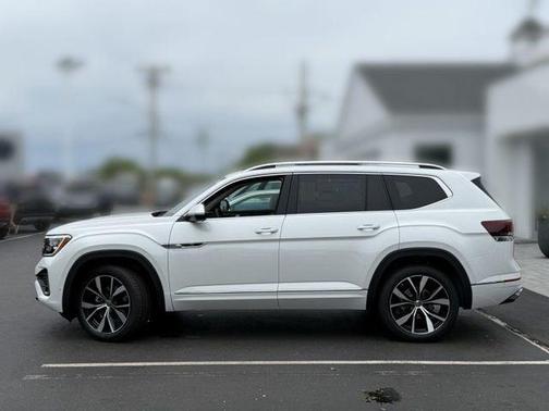 Opal White Pearl 2026 Volkswagen Atlas 2.0T SEL Premium R-Line 4MOTION
