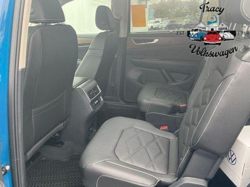 2025 Volkswagen Atlas 2.0T SE w/Technology 4MOTION
