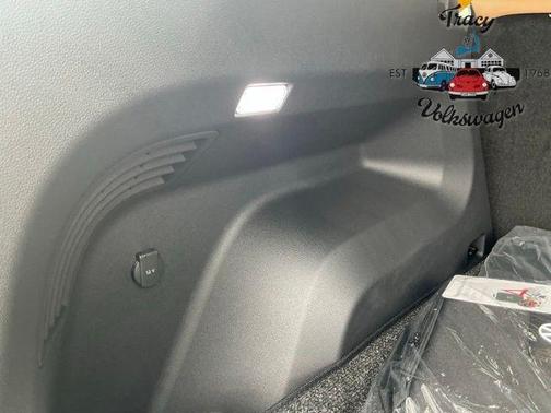 2025 Volkswagen Atlas Cross Sport 2.0T SEL