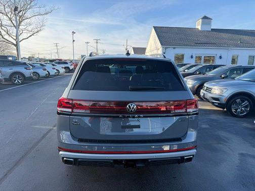 2025 Volkswagen Atlas 2.0T Peak Edition
