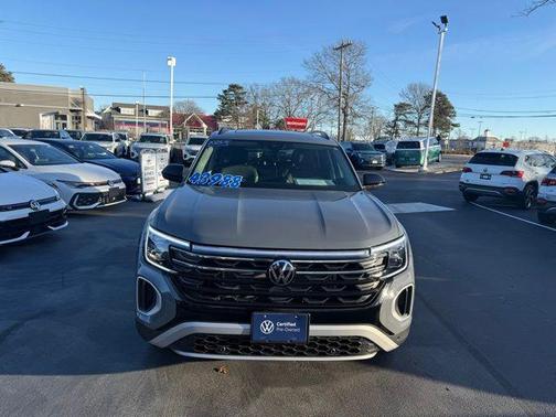 2025 Volkswagen Atlas 2.0T Peak Edition