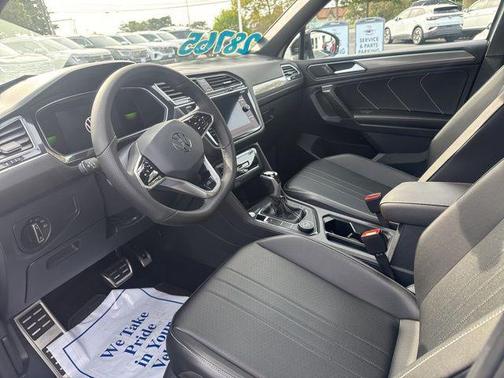 2022 Volkswagen Tiguan 2.0T SE R-Line Black 4MOTION
