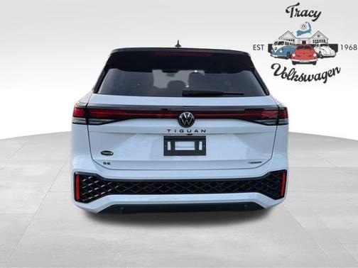 2026 Volkswagen Tiguan 2.0T SE R-Line Black 4MOTION