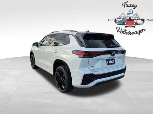 2026 Volkswagen Tiguan 2.0T SE R-Line Black 4MOTION