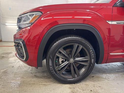 2022 Volkswagen Atlas Cross Sport 3.6L V6 SEL R-Line