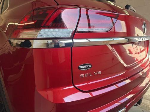 Red Metallic 2022 Volkswagen Atlas Cross Sport 3.6L V6 SEL R-Line