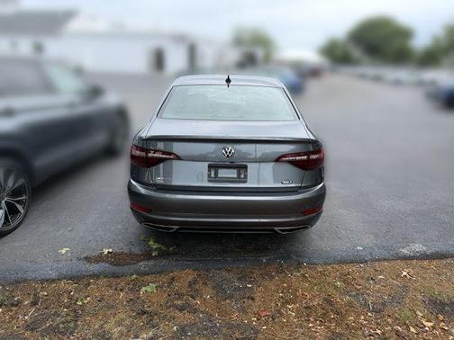Platinum Gray Metallic 2021 Volkswagen Jetta 1.4T R-Line