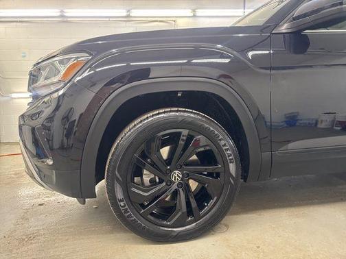2023 Volkswagen Atlas 3.6L SE w/Technology