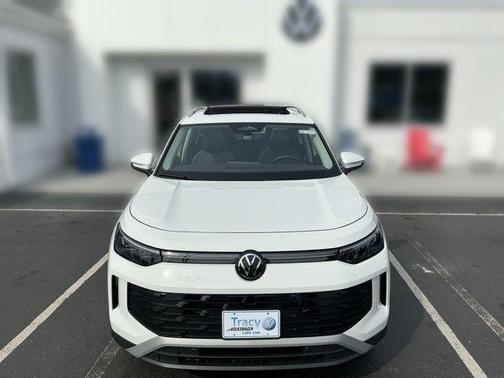 Pure White 2026 Volkswagen Tiguan 2.0T SE
