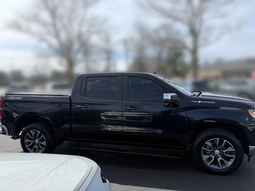 Dark Ash Metallic 2023 Chevrolet Silverado 1500 LT