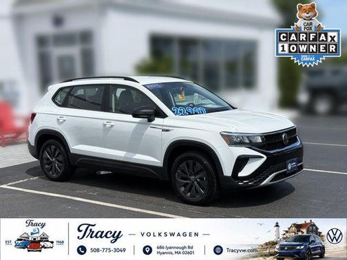 Pure White 2022 Volkswagen Taos 1.5T S