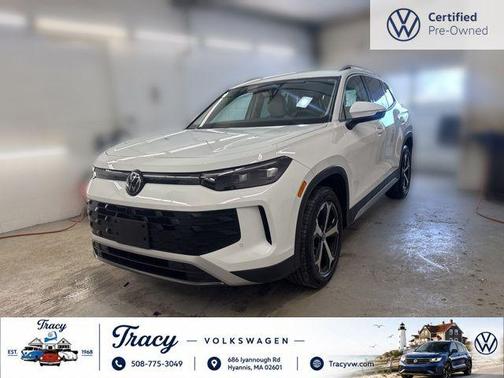 Pure White 2025 Volkswagen Tiguan 2.0T SE 4MOTION