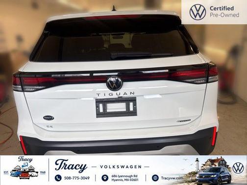 Pure White 2025 Volkswagen Tiguan 2.0T SE 4MOTION