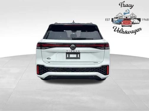 2025 Volkswagen Tiguan 2.0T SE R-Line Black 4MOTION