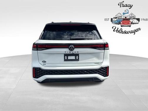 2025 Volkswagen Tiguan 2.0T SE R-Line Black 4MOTION