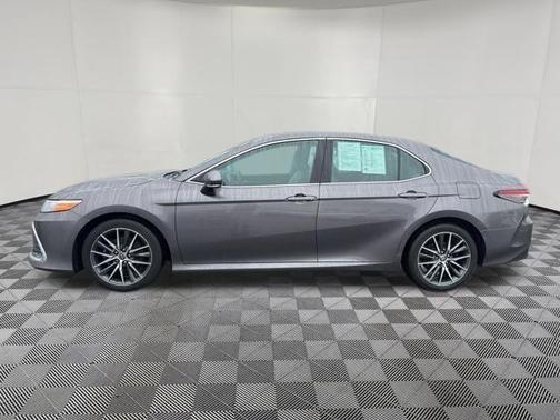 Predawn Gray Mica 2022 Toyota Camry XLE