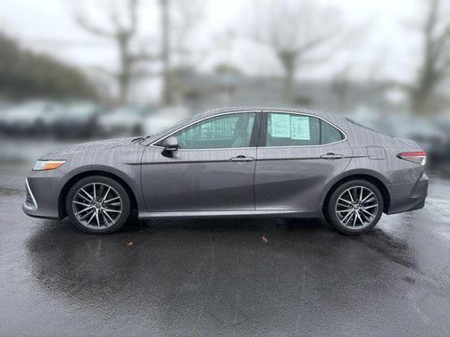 Predawn Gray Mica 2022 Toyota Camry XLE