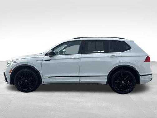 2022 Volkswagen Tiguan 2.0T SE R-Line Black 4MOTION
