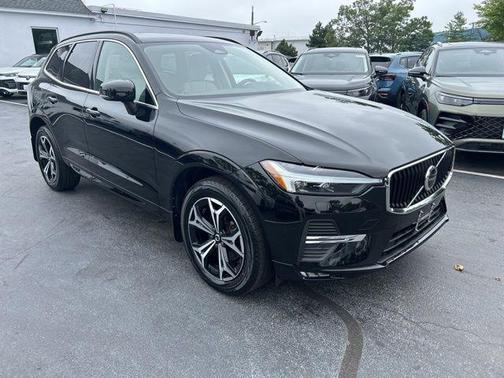 2022 Volvo XC60 B5 Momentum