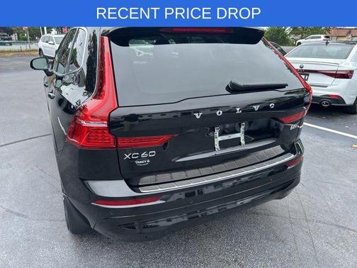 2022 Volvo XC60 B5 Momentum