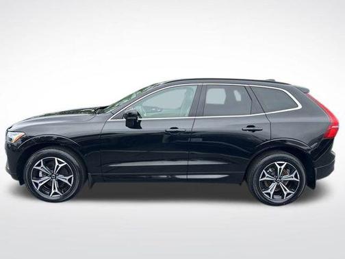 2022 Volvo XC60 B5 Momentum