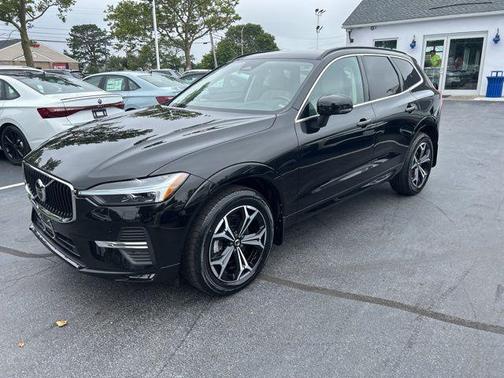 2022 Volvo XC60 B5 Momentum