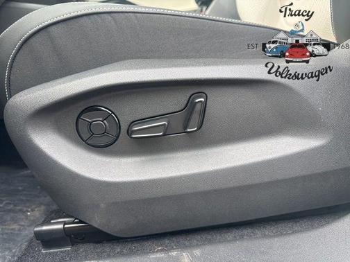 2025 Volkswagen Tiguan 2.0T SE 4MOTION