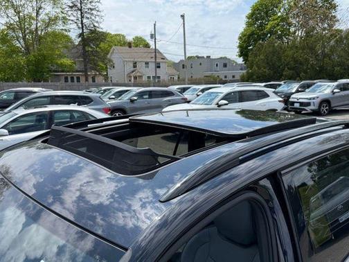 deep black pearl 2026 Volkswagen Tiguan 2.0T SE R-Line Black 4MOTION