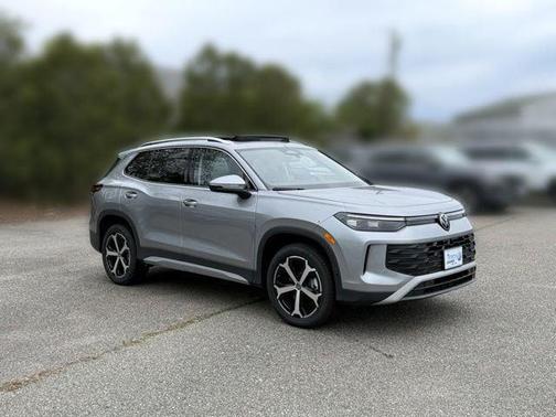 Pyrite Silver 2026 Volkswagen Tiguan 2.0T SE 4MOTION