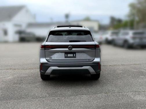 Pyrite Silver 2026 Volkswagen Tiguan 2.0T SE 4MOTION