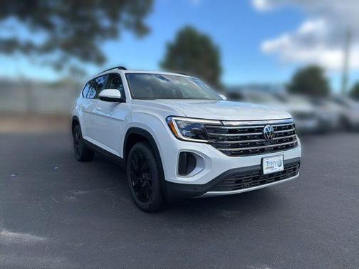 Opal White Pearl 2026 Volkswagen Atlas 2.0T SE w/Technology 4MOTION