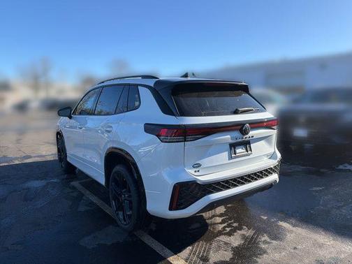 opal white pearl 2026 Volkswagen Tiguan 2.0T SE R-Line Black 4MOTION