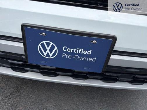 Pure White 2023 Volkswagen Atlas 2.0T SE