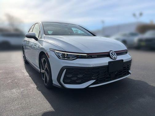 Opal White Pearl 2026 Volkswagen Golf GTI 2.0T SE DSG