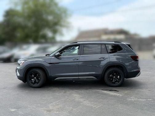 pure gray 2026 Volkswagen Atlas Peak Edition