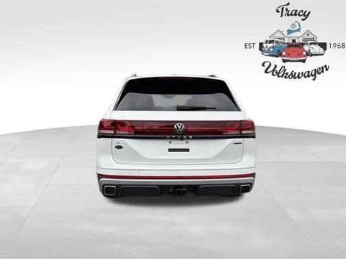 2026 Volkswagen Atlas Peak Edition