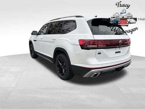 2026 Volkswagen Atlas Peak Edition