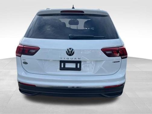 2024 Volkswagen Tiguan 2.0T SE 4MOTION