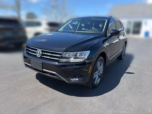Deep Black 2020 Volkswagen Tiguan 2.0T SEL