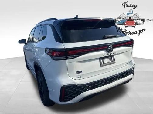 2026 Volkswagen Tiguan 2.0T SE R-Line Black 4MOTION