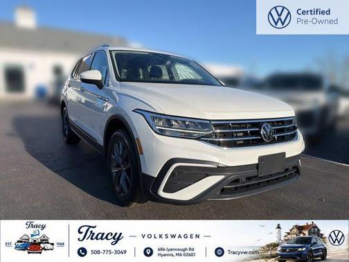 Opal White Pearl 2023 Volkswagen Tiguan 2.0T SE