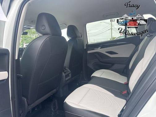 2025 Volkswagen Tiguan 2.0T SE 4MOTION