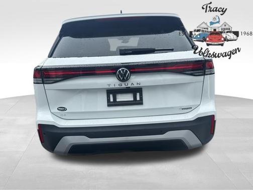 2025 Volkswagen Tiguan 2.0T SE 4MOTION