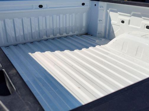 Summit White 2025 Chevrolet Silverado 1500 LT