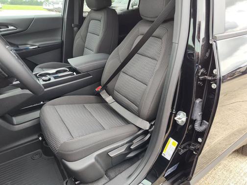 Mosaic Black Metallic 2026 Chevrolet Equinox 1LT