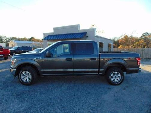 Photo 3 of 42 of 2020 Ford F-150 XLT
